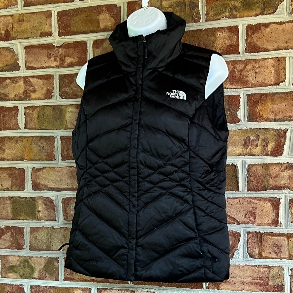 The North Face Black Goose down Quilted Zip up Vest w/ pockets. Small